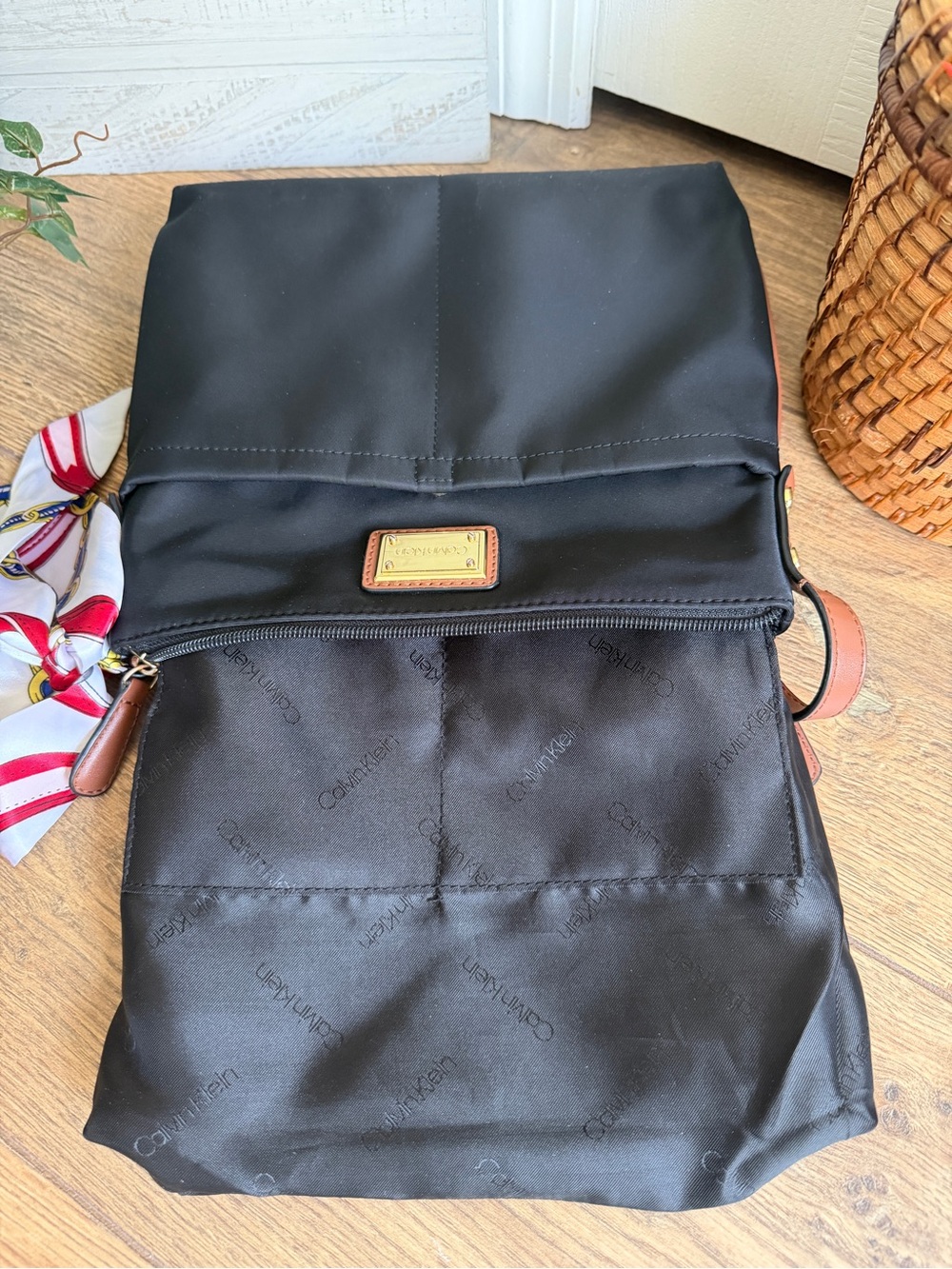 Calvin Klein Black Nylon Crossbody Bag with Bag Charm Keychain – Water-Resistant - Picture 6 of 13